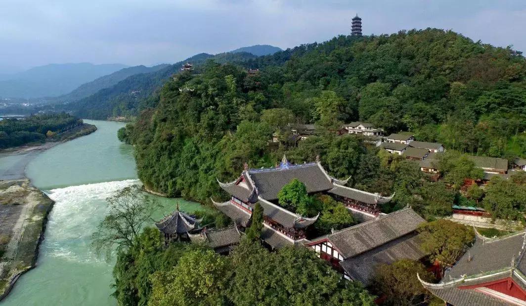 全国300多个著名景区免费游！别忘了带上这个证~