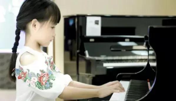 珠江钢琴艺术教室常德乐天店,珠江艺术中心钢琴教学