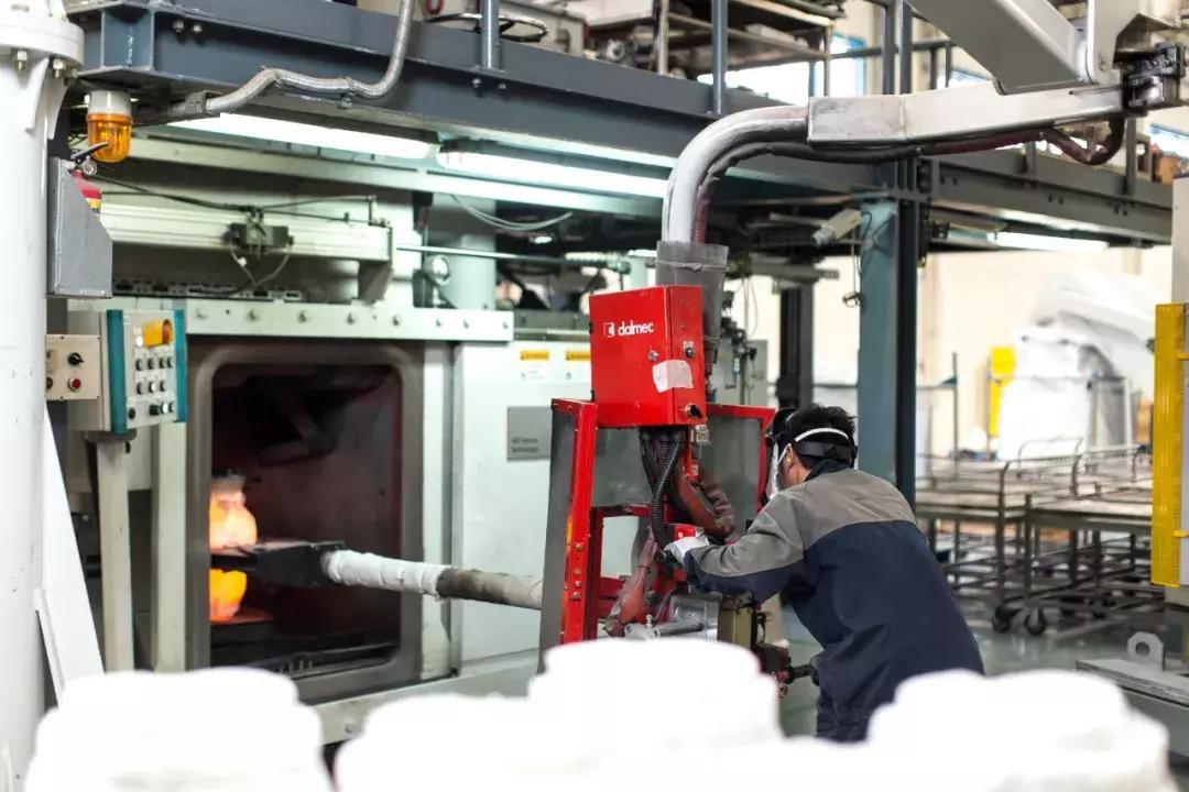 娉曞浗璧涘嘲鍏徃,娉曞浗璧涘嘲鍏徃浠嬬粛