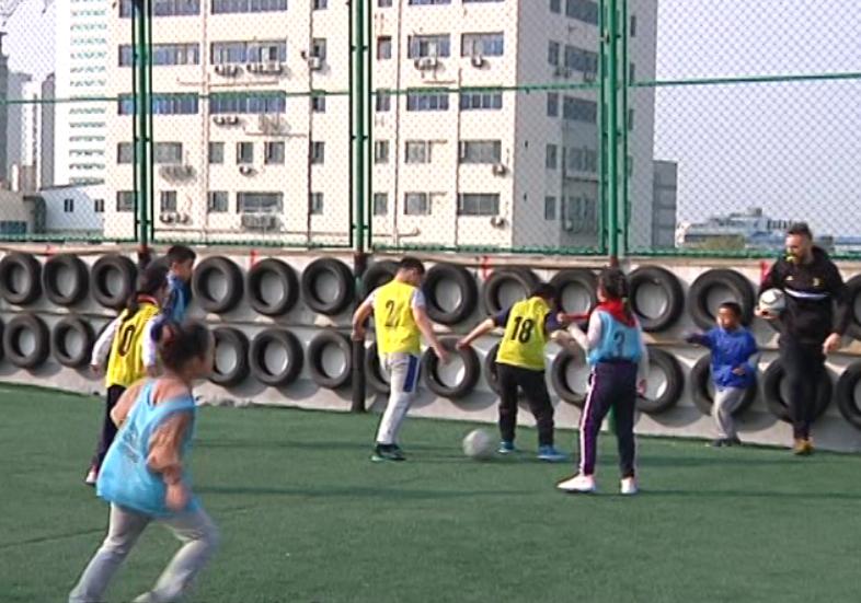 西班牙足球外教,西班牙足球外教进校园