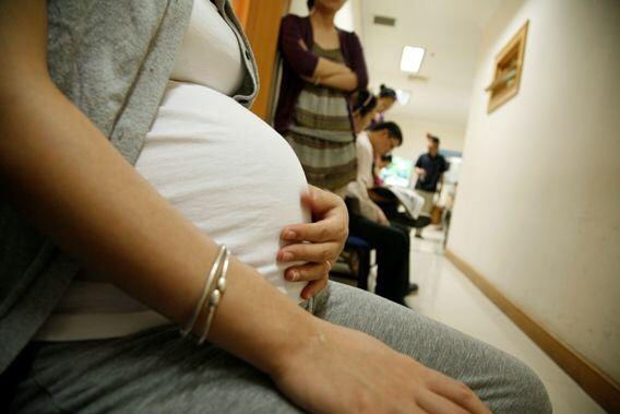 孕晚期感觉有东西要出来,孕晚期什么感觉说明宝宝快出生了