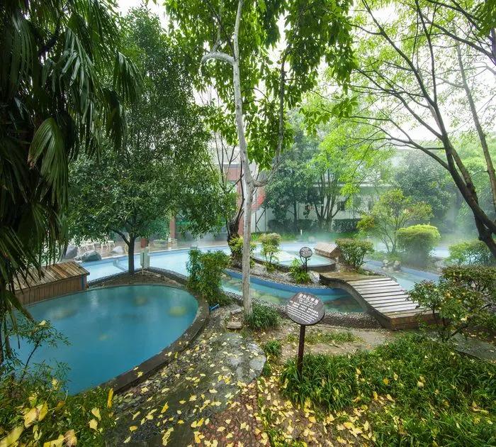 川西泡温泉看雪景,川西12月份最佳雪景泡温泉的地方