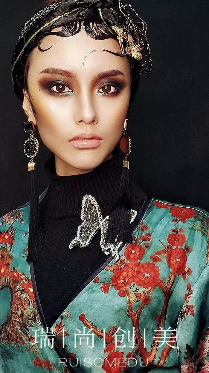 淡烟熏妆画法,古典小烟熏舞台妆妆容教程