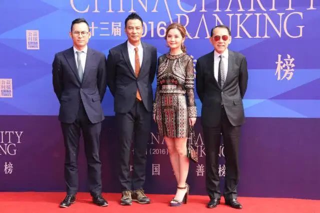 香港富豪杨受成早期照片,杨受成香港富豪榜排名