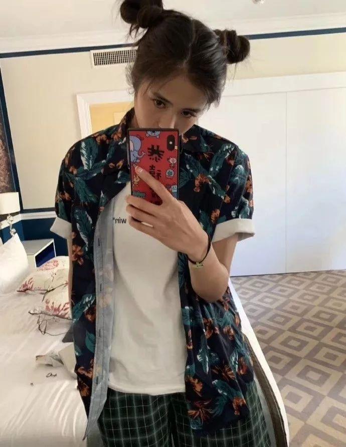 秒杀整容脸,撞脸女港星