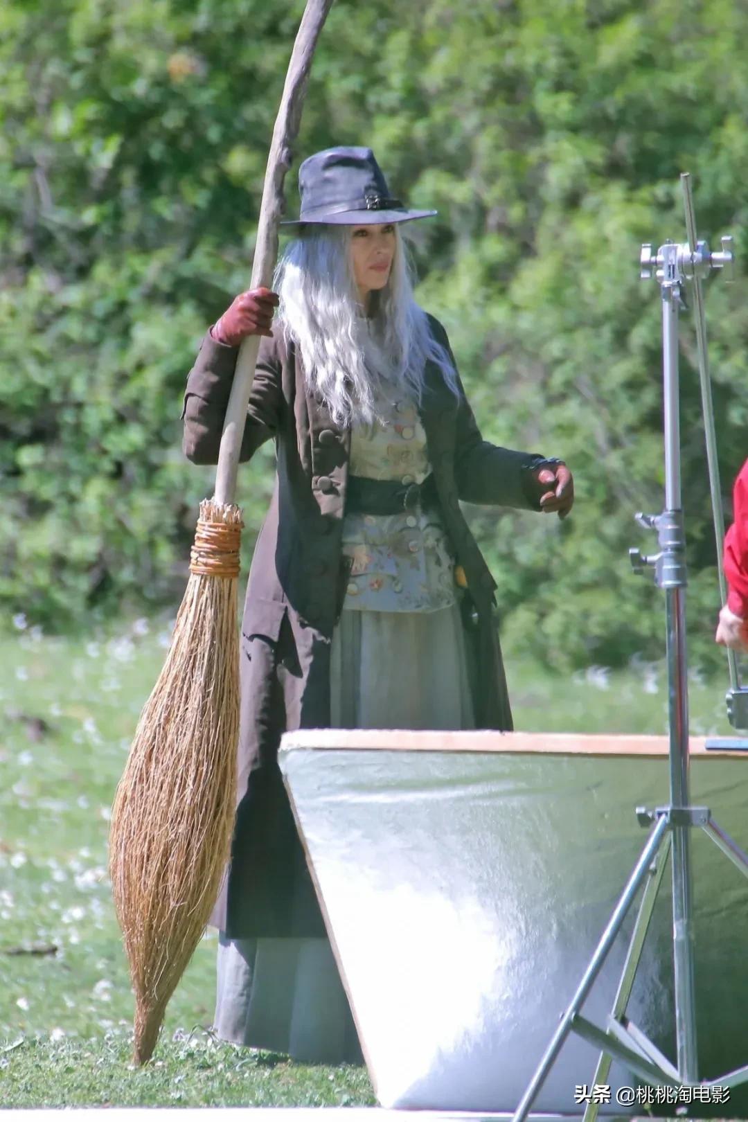 组图：魅力依旧！“西西里女神”莫妮卡·贝鲁奇杂志大片