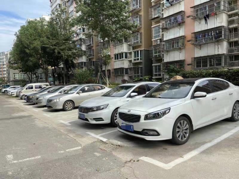 缓解群众停车难问题,民生实事破解居民停车难