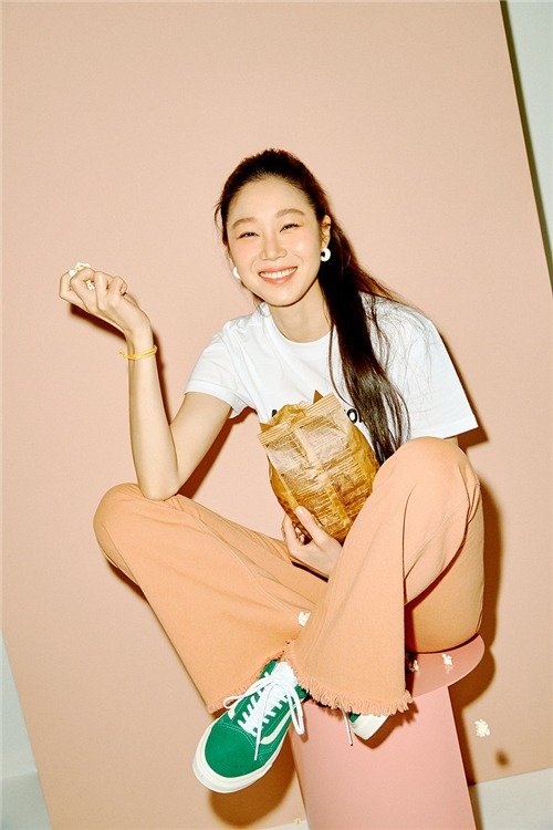 粉色眼影唇釉推荐,粉色眼影橘色亮片