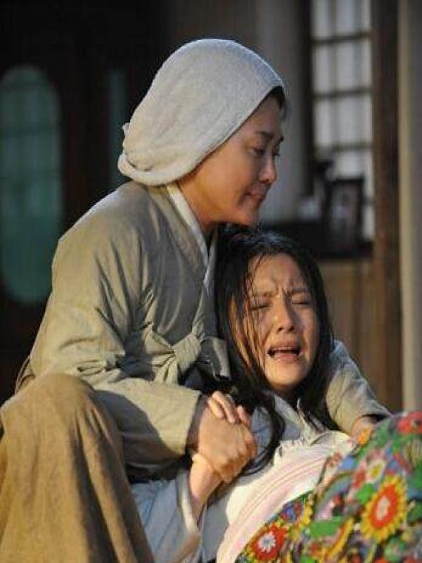 接生婆助产婴儿,接生婆接生宝宝