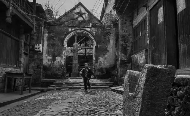 这个村庄一千年前建了个生态下水道，至今旱涝不惧