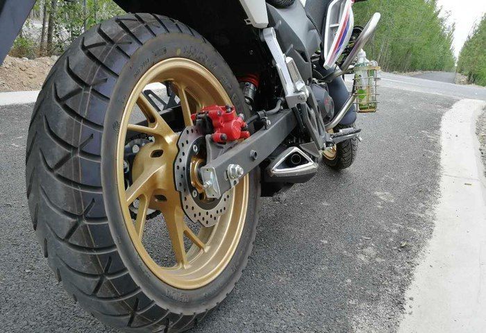 本田190x猛鸷与战鹰,本田战鹰190x跟五羊本田猛鸷对比