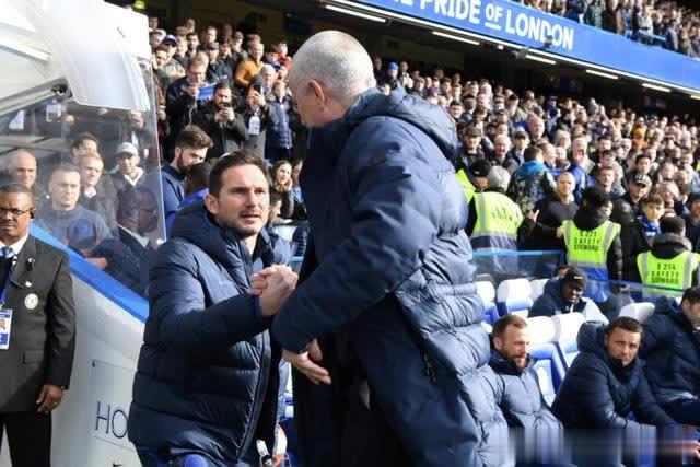 穆里尼奥谈防守反击不过时,狂人穆里尼奥如何克制巴萨