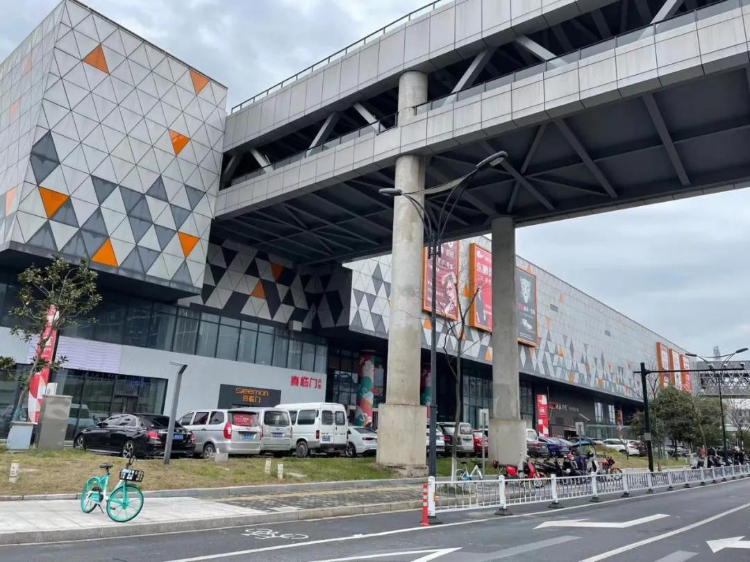 杭州一楼盘延期交付拒绝沟通,楼盘一直拖延交房怎么办