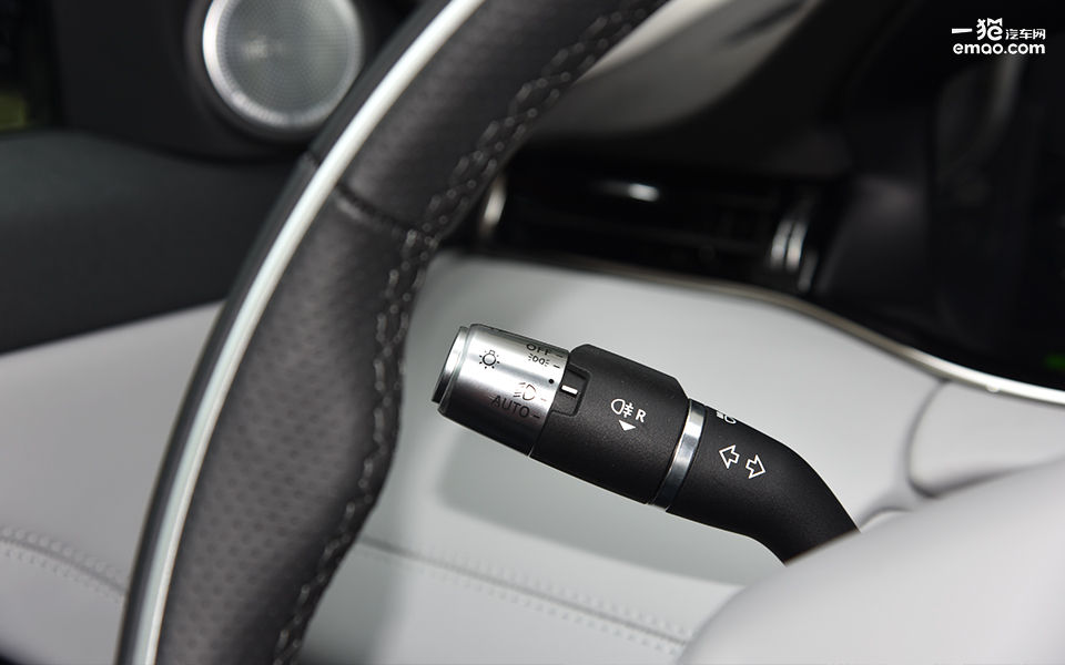 2015款路虎揽胜极光试驾,从来不靠脸吃饭