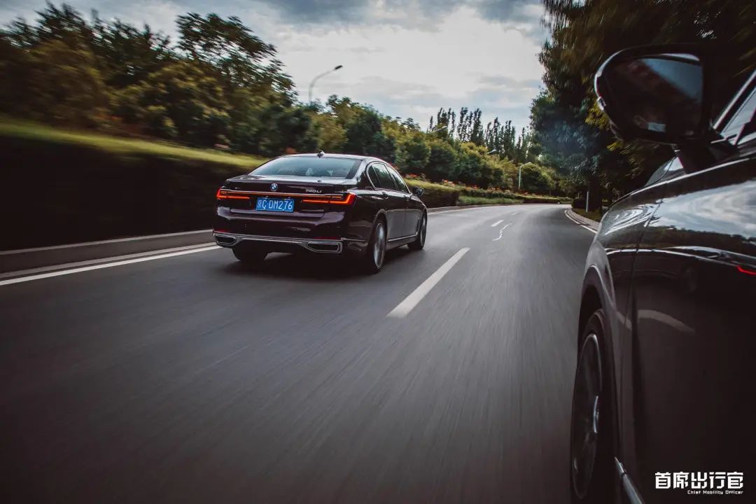 一台宝马740,一辆宝马740