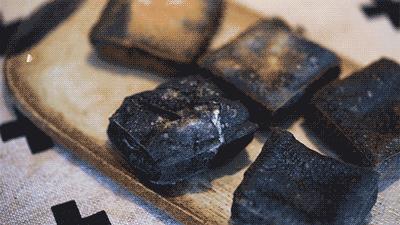 长沙最好的臭豆腐生胚多少钱一箱,长沙黑色经典长沙臭豆腐印象城店