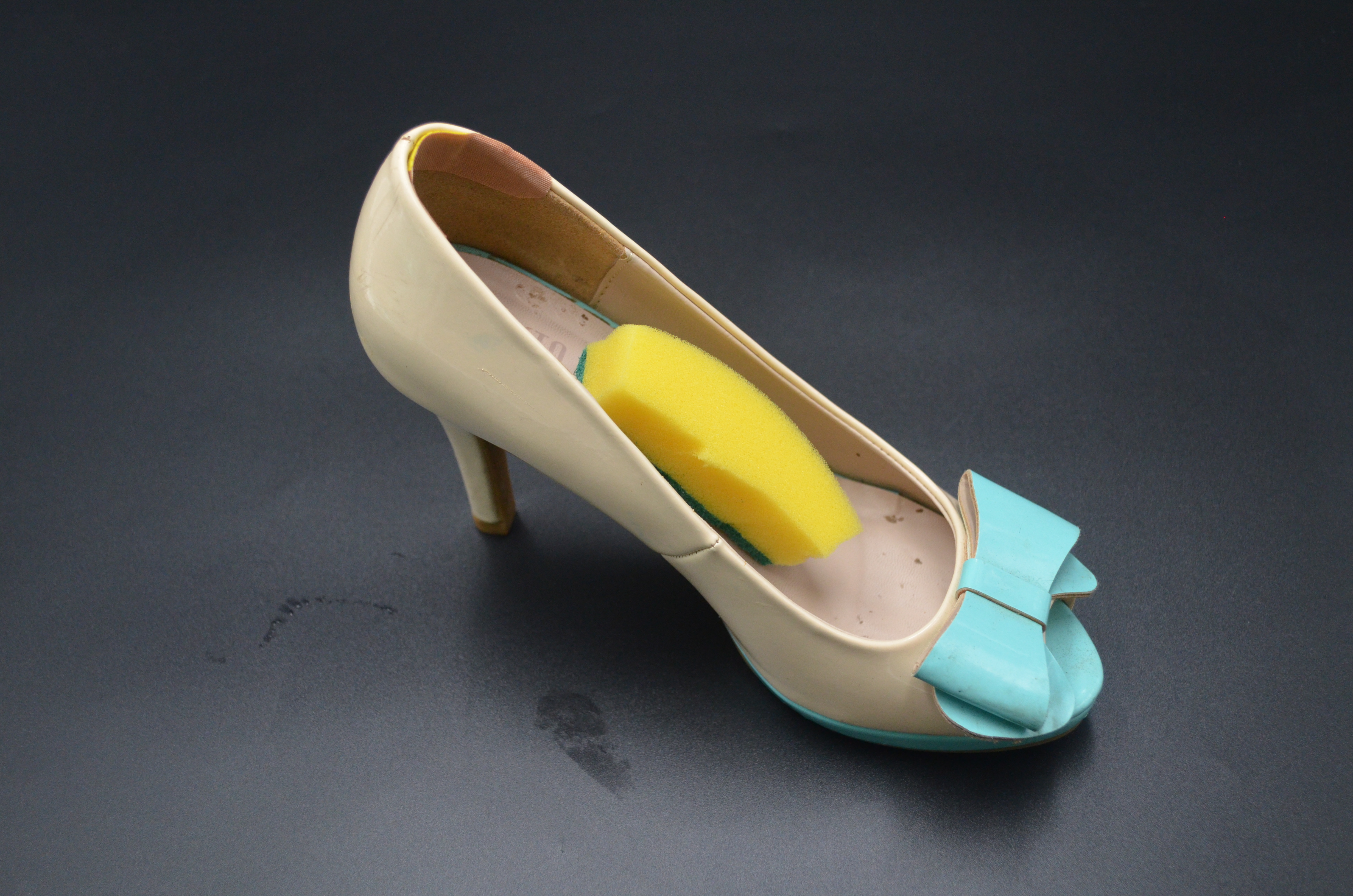 高跟鞋里面放什么穿着不累,高跟鞋实用小物件