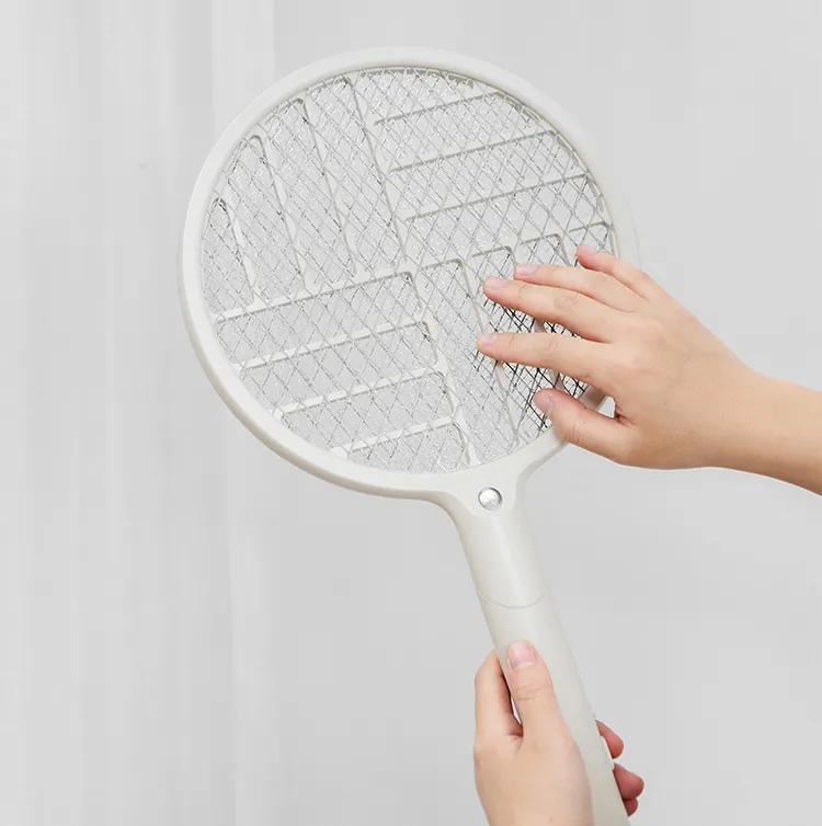 烦人的蚊子被自动引诱过来，“啪啪啪”轻松捕杀，这杀器太爽了！