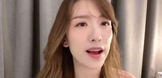 又叒翻车！就这情商难怪只能退出娱乐圈卖假恰烂钱...