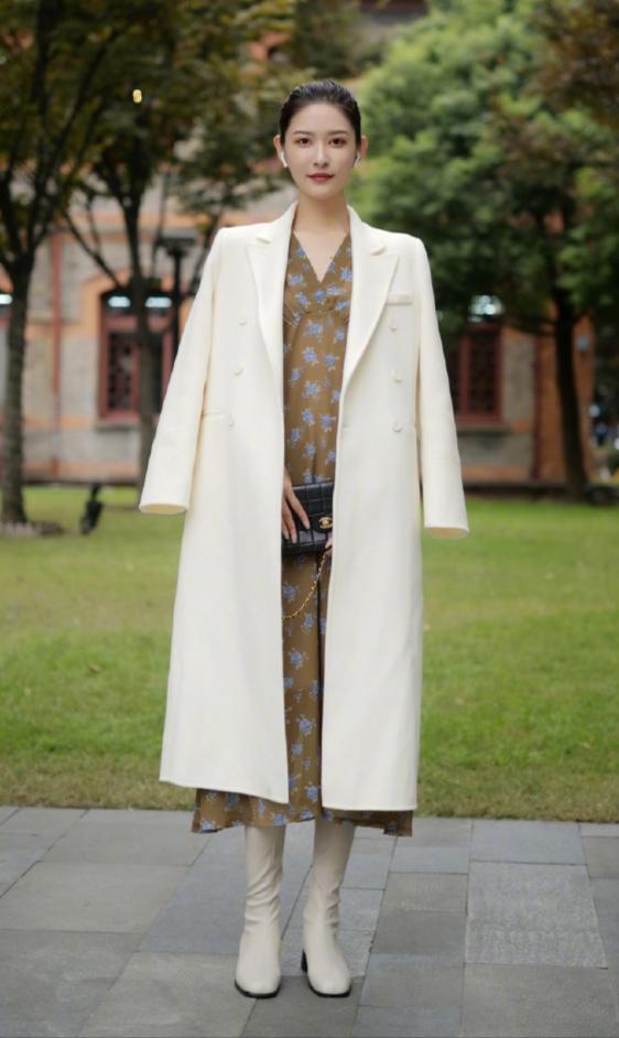 小个子穿搭150显高显气质羊绒大衣,斗篷式羊绒大衣短款小个子穿搭