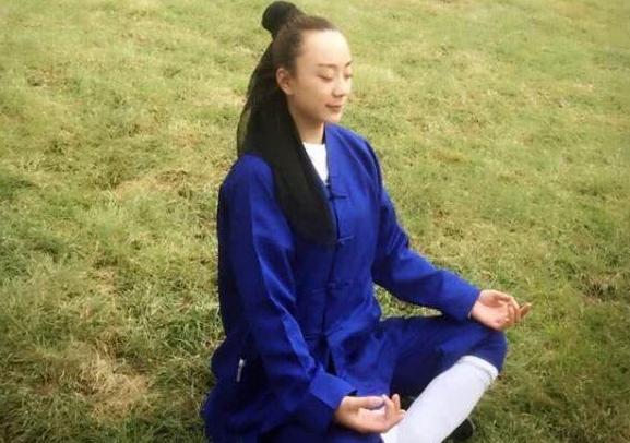 23岁道士王熹贞：宣告世人自己将羽化，近10万人围观，结局如何？