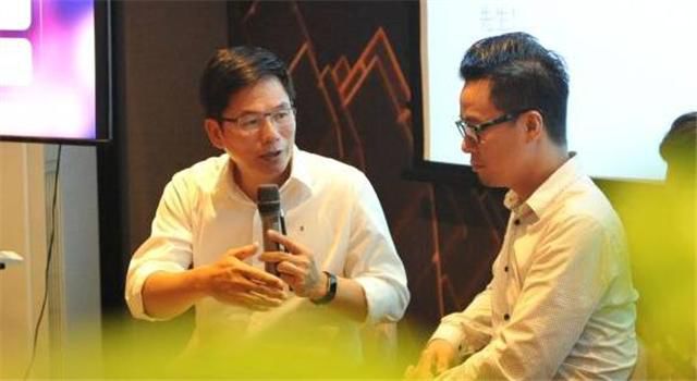 乐百氏的创始人叫何伯权,乐百氏董事长何伯权