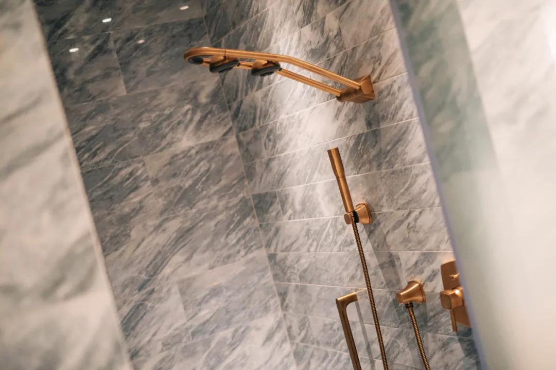 200块钱住北京,200块住酒店吃大餐