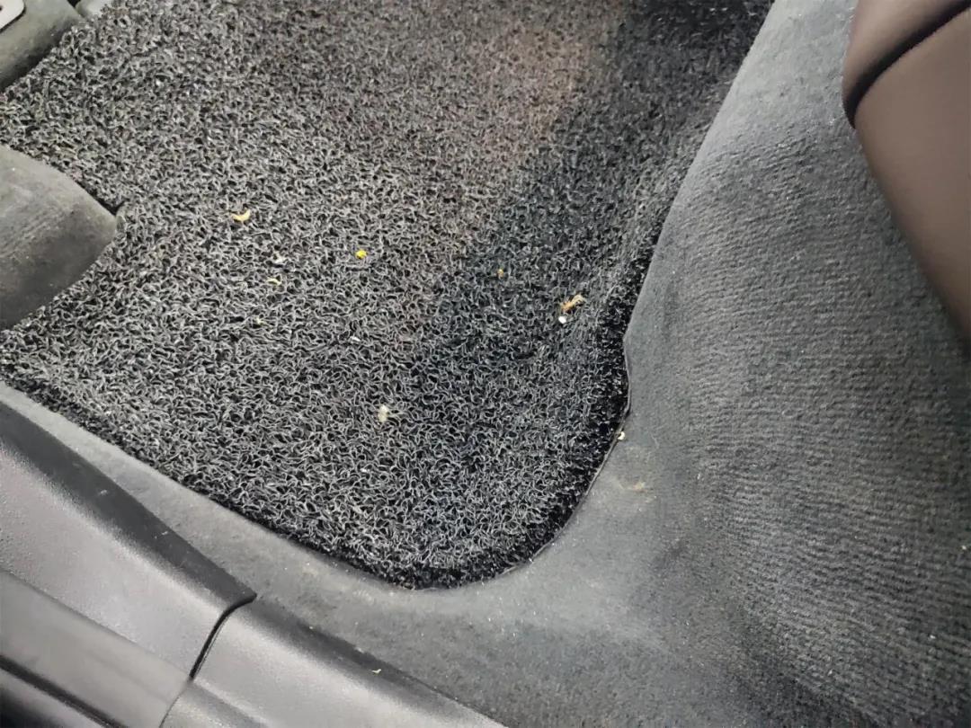 宝马x3赠送的脚垫怎么样,新款宝马x3装全包围脚垫