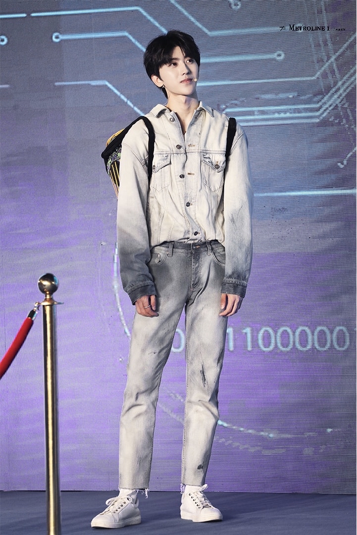 李现王一博同款运动装,王一博李现穿衣搭配