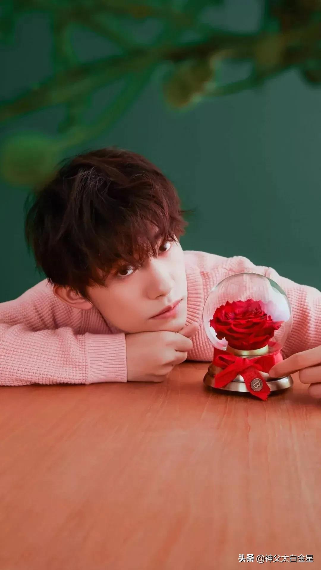 超帅易烊千玺卡点,易烊千玺好帅的梗