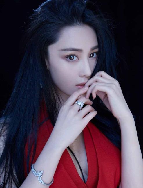 张馨予旧照八组,张馨予以往的照片