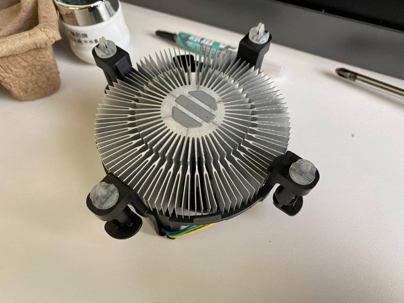 cpu可以装在任何主板上吗,cpu只要插在主板上就不用拔了吧