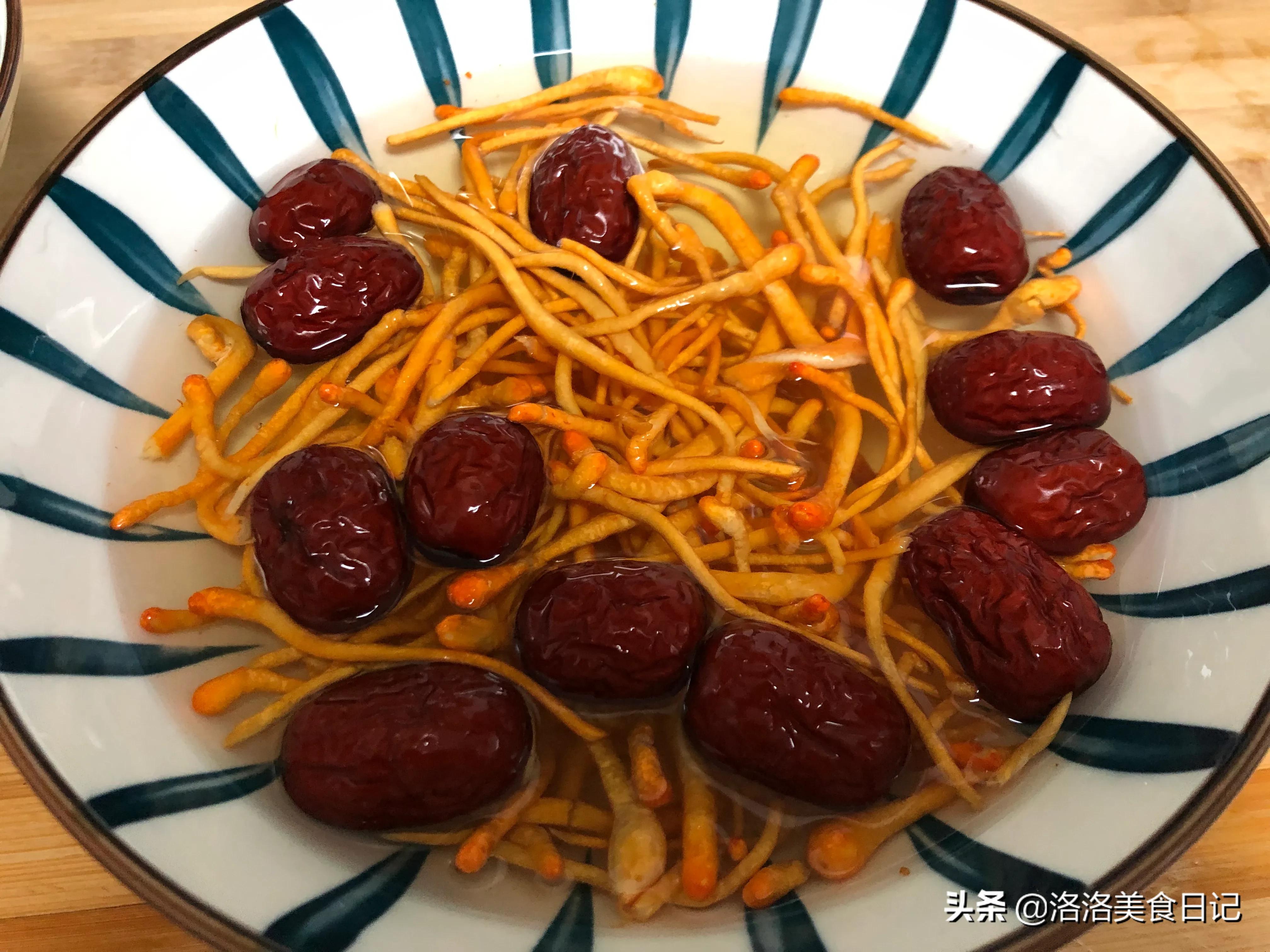 炖鸡汤时，牢记“三放三不放”诀窍，汤鲜肉嫩，营养又好喝