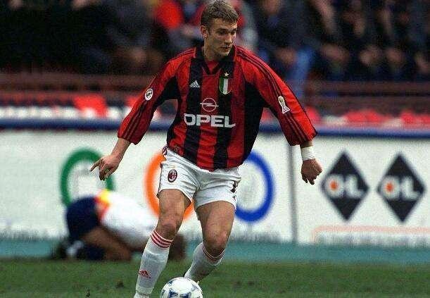 有头球的大罗是不是足坛最强前锋,大罗是最好的前锋吗