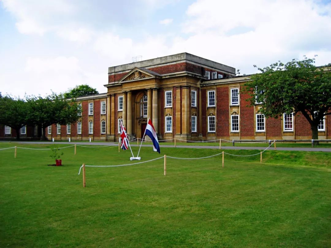 英国私校推荐之皇家罗素中学,英国24所罗素大学