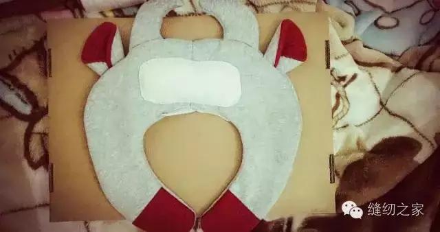 旧衣服改成窝枕,在家怎么用旧衣改做颈椎型枕