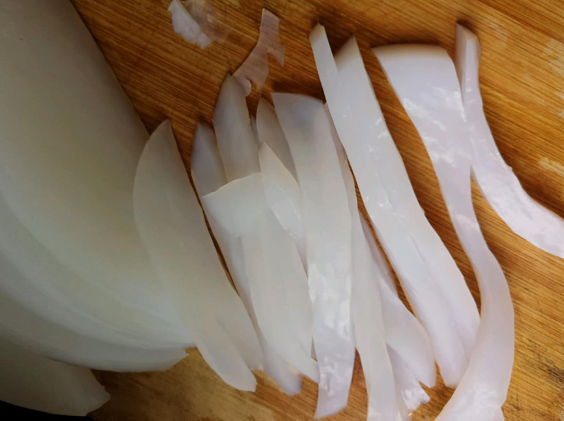 做凉粉容易碎，不劲道？掌握一个小技巧，劲道爽滑，比买的还好吃