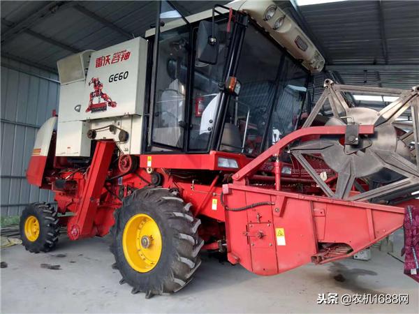 雷沃谷神全部图片,雷沃谷神几代驾驶室有什么区别