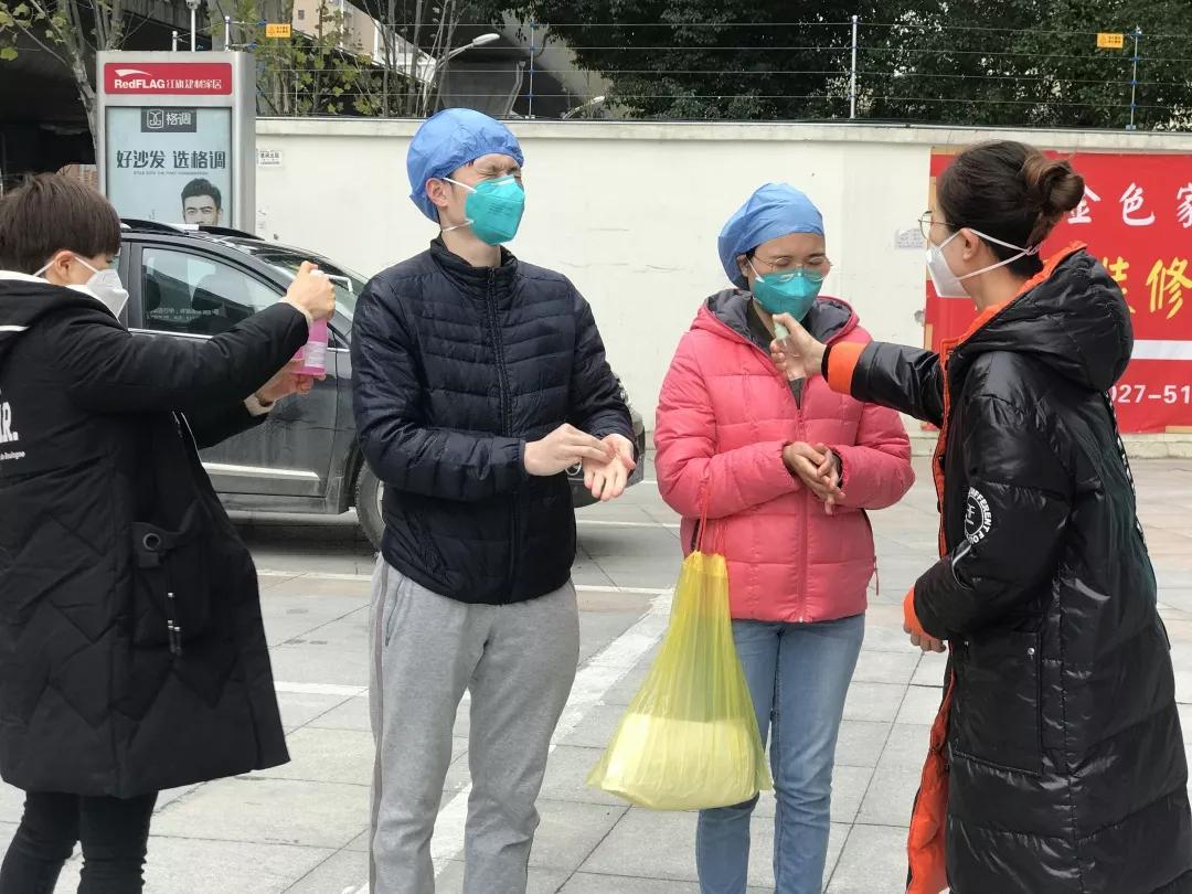 医院里的新冠患者越来越多,汉口医院特点