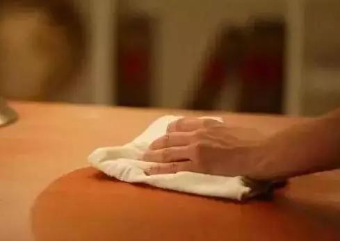 家政清理灰尘,家政阿姨怎么消除灰尘