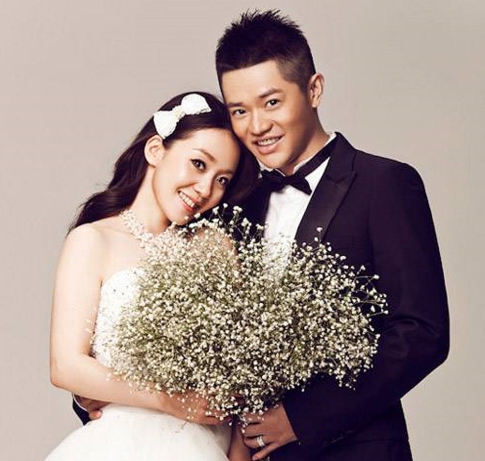 从当初的一票难求，到现在的商演无人识，凤凰传奇经历了什么？