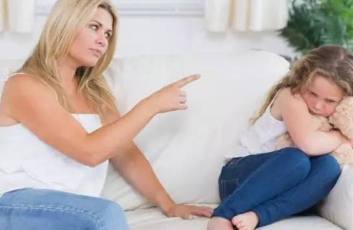 孩子爱说谎欺瞒家长，被急着训斥，学会这3招轻松搞定