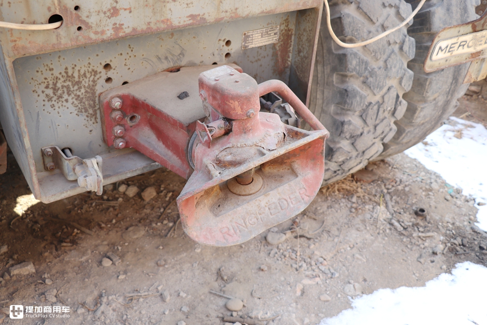 当年国家建设的主力军，排量达惊人的18升，实拍奔驰NG4850大件车