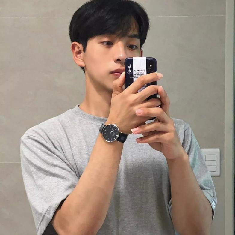 发质软的男生夏季清爽发型,夏季流行帅气男生发型