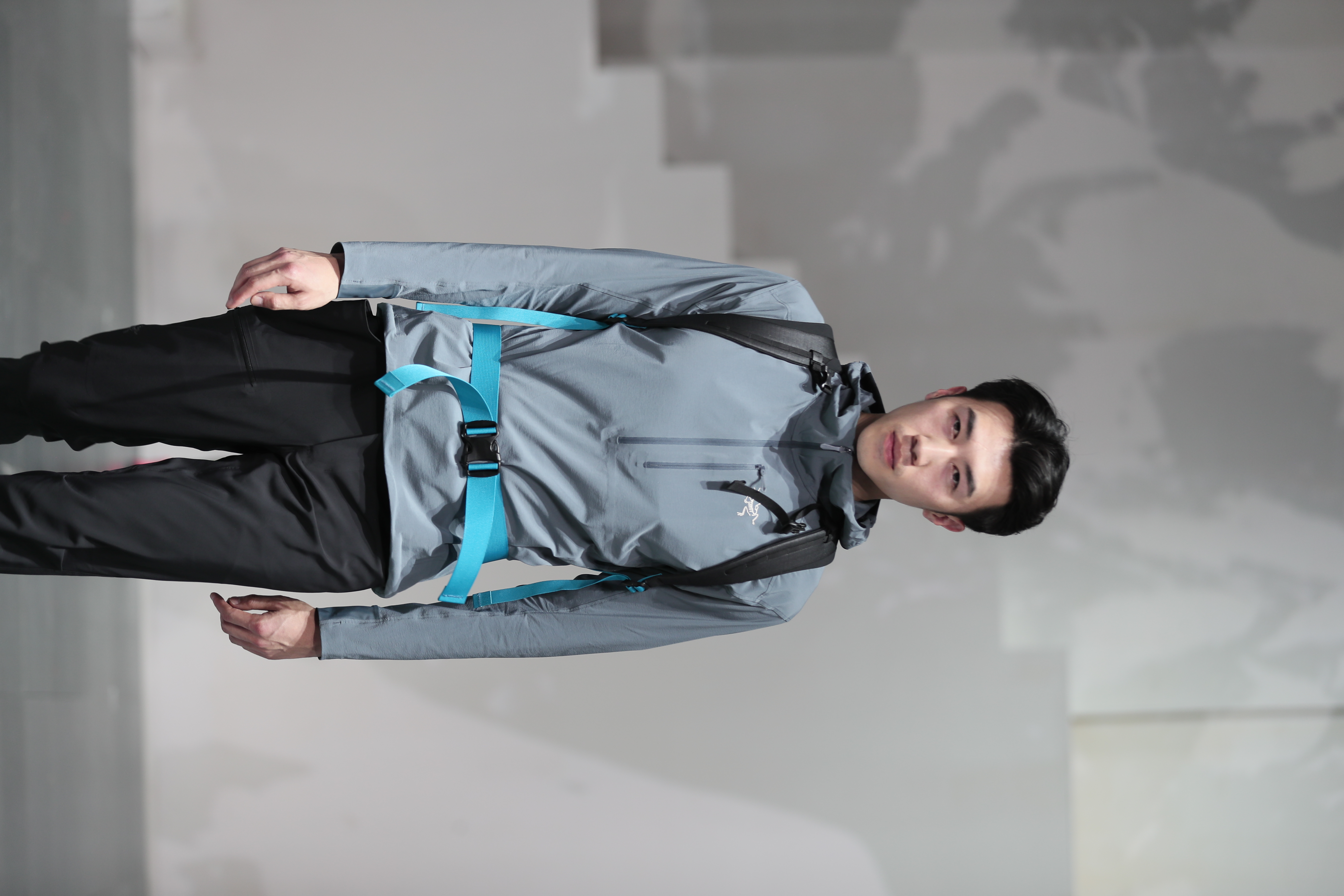 始祖鸟服装1019发布会,始祖鸟白色走秀