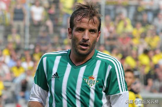 他曾用一记蝎子摆尾式进球震惊世界足坛，今35岁选择正式退役！