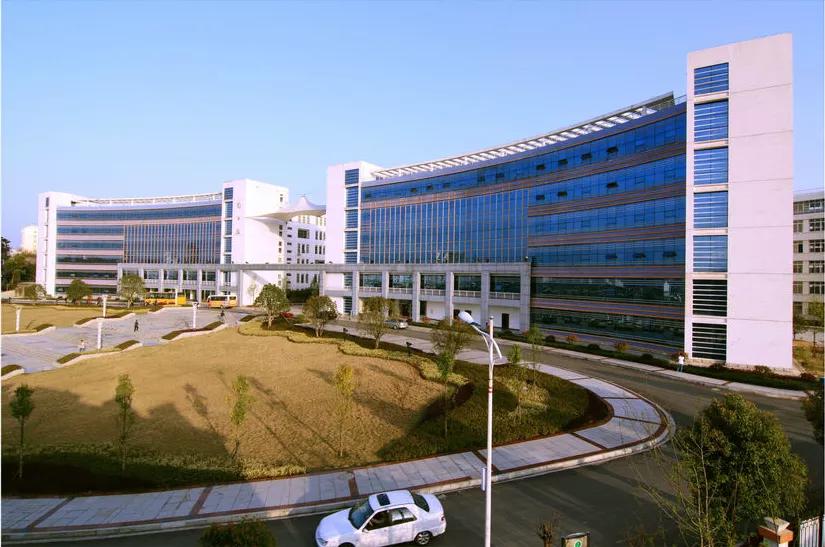 阳光不燥，秋风正好，带你一键解锁咸职的别样风采