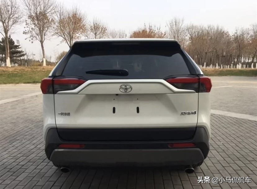 全新丰田荣放落地和用车成本参考,10w公里的丰田荣放值得买吗