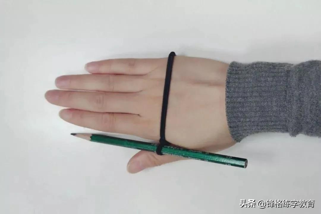 孩子握笔姿势不正确怎样可以矫正,如何有效纠正孩子的握笔姿势