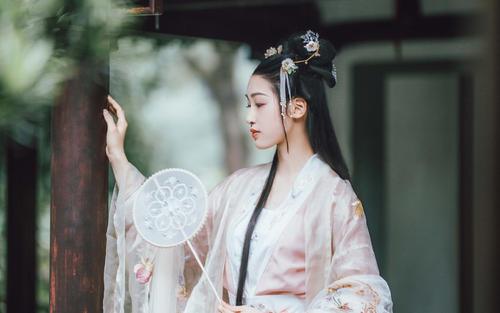 强推3本现代言情文,推荐5本腹黑情深的古言小说